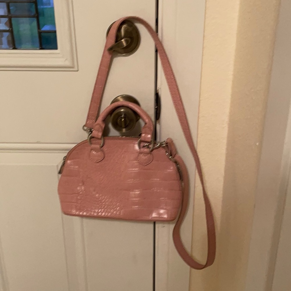 Snob essentials pink purse w/ detachable shoulder
